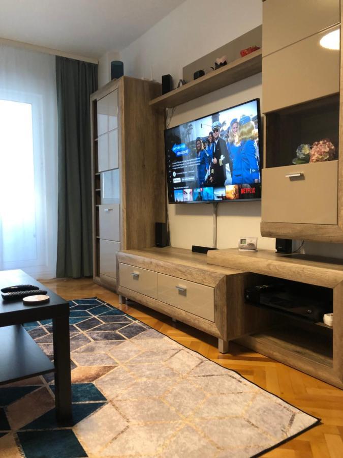 Adrian Home, Central Ploiesti Exterior photo